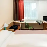 Ibis Hotel 2*