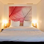 Ibis Hotel 2*