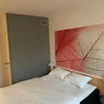 Ibis Hotel 2*