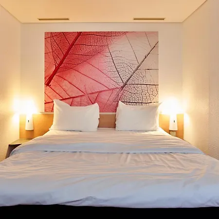 Ibis Hotel 2*