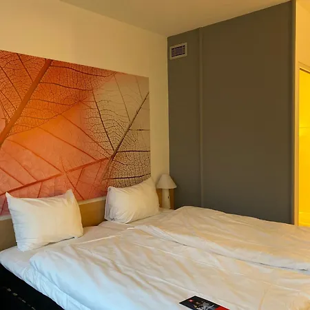 Ibis Κόμπλεντς