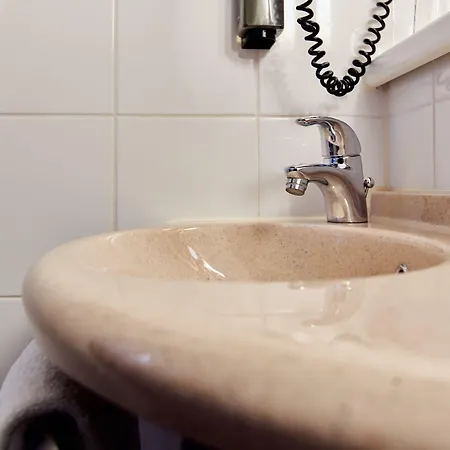 Ξενοδοχείο Ibis Κόμπλεντς