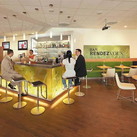 Ibis Κόμπλεντς